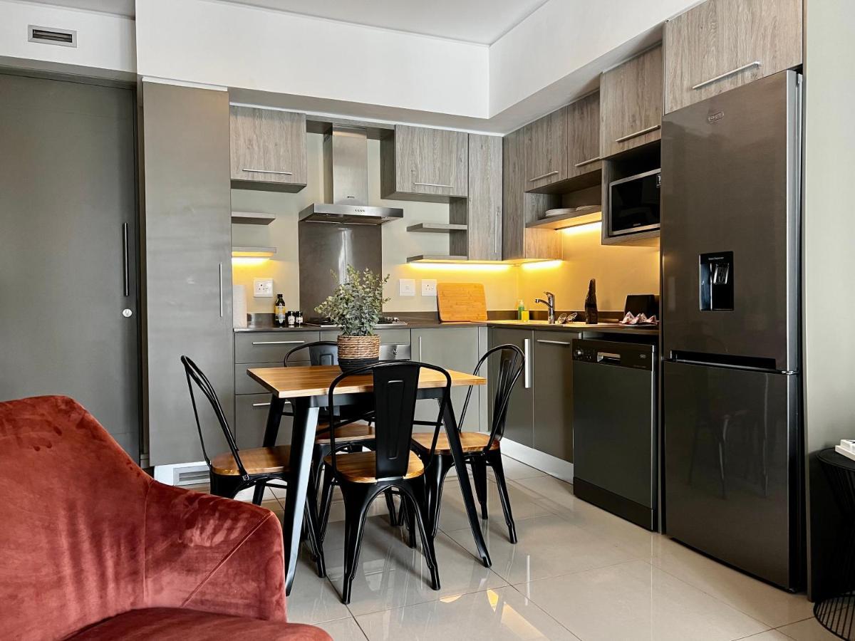The Tyrwhitt Rosebank Apartments (Adults Only) Johannesburg Exterior photo