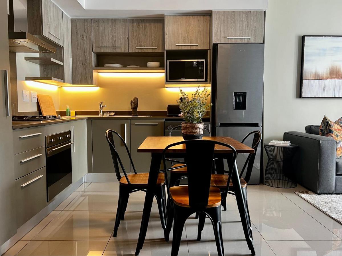 The Tyrwhitt Rosebank Apartments (Adults Only) Johannesburg Exterior photo
