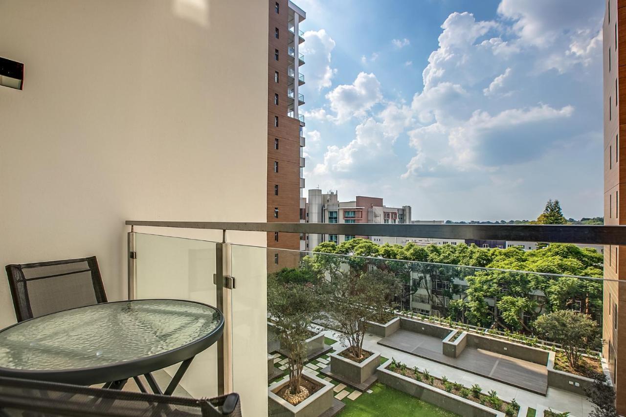 The Tyrwhitt Rosebank Apartments (Adults Only) Johannesburg Exterior photo