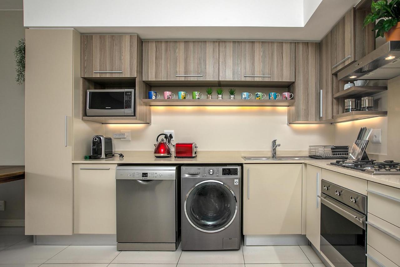 The Tyrwhitt Rosebank Apartments (Adults Only) Johannesburg Exterior photo